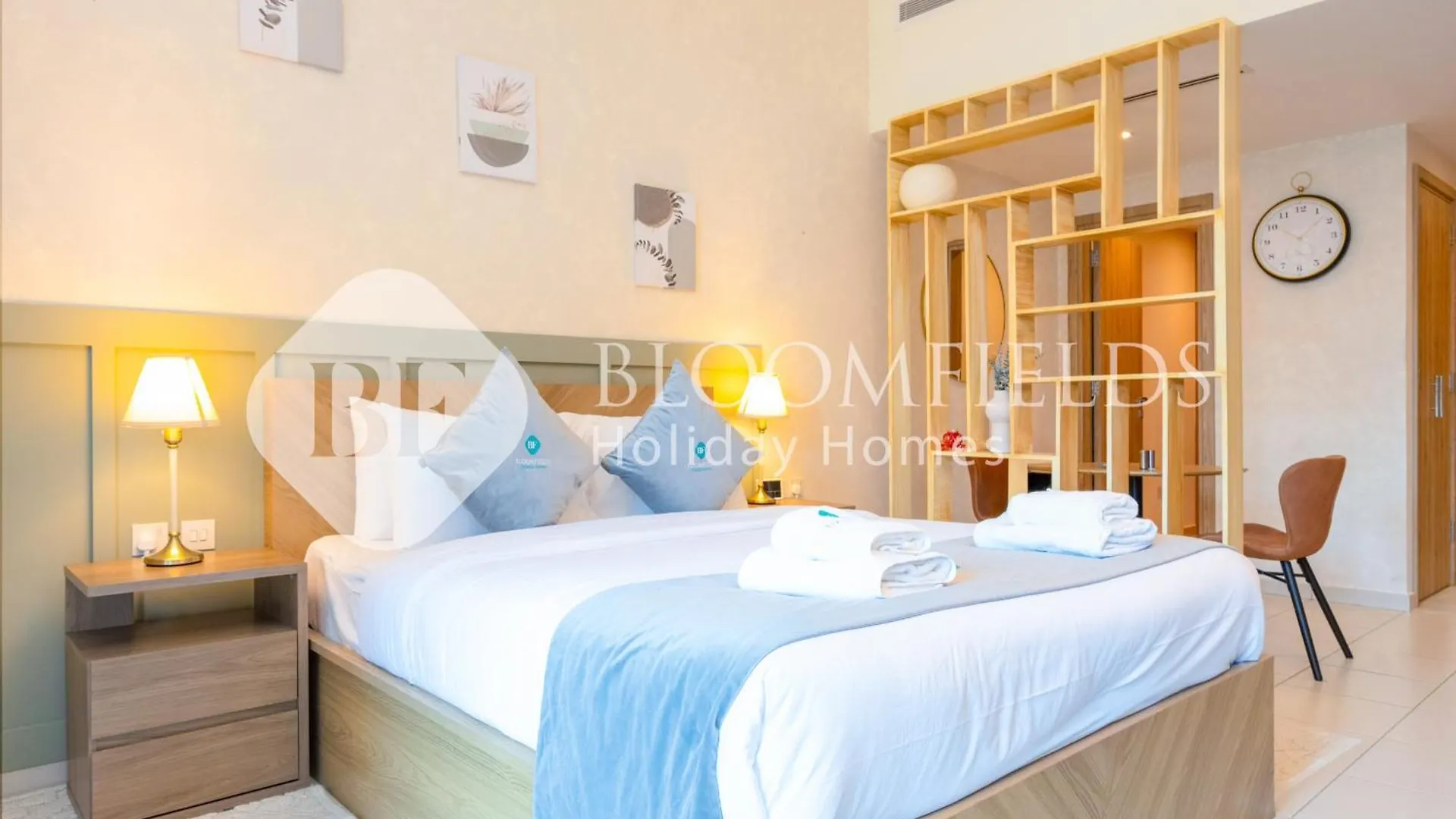 Bloomfields Magnificent Studio Bay Square Dubai Förenade Arabemiraten