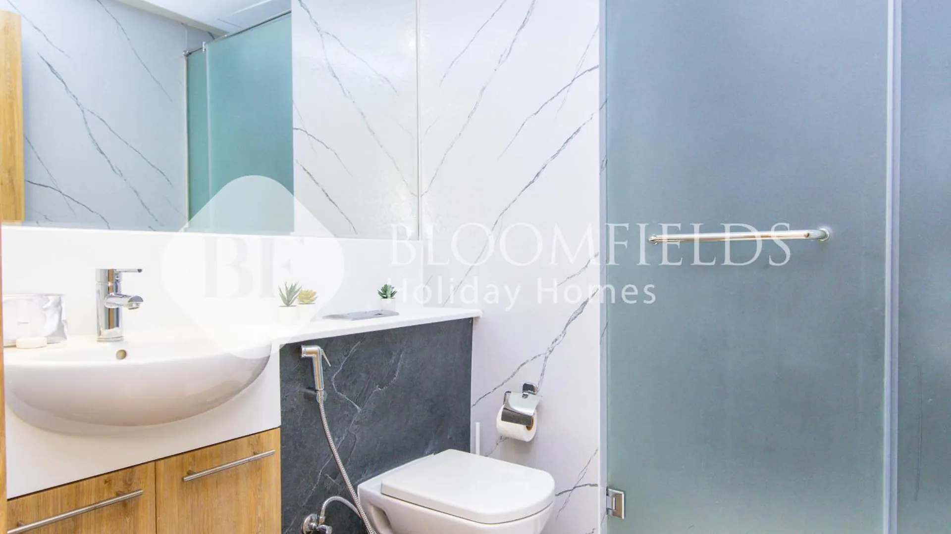 Bloomfields Magnificent Studio Bay Square Dubai Förenade Arabemiraten